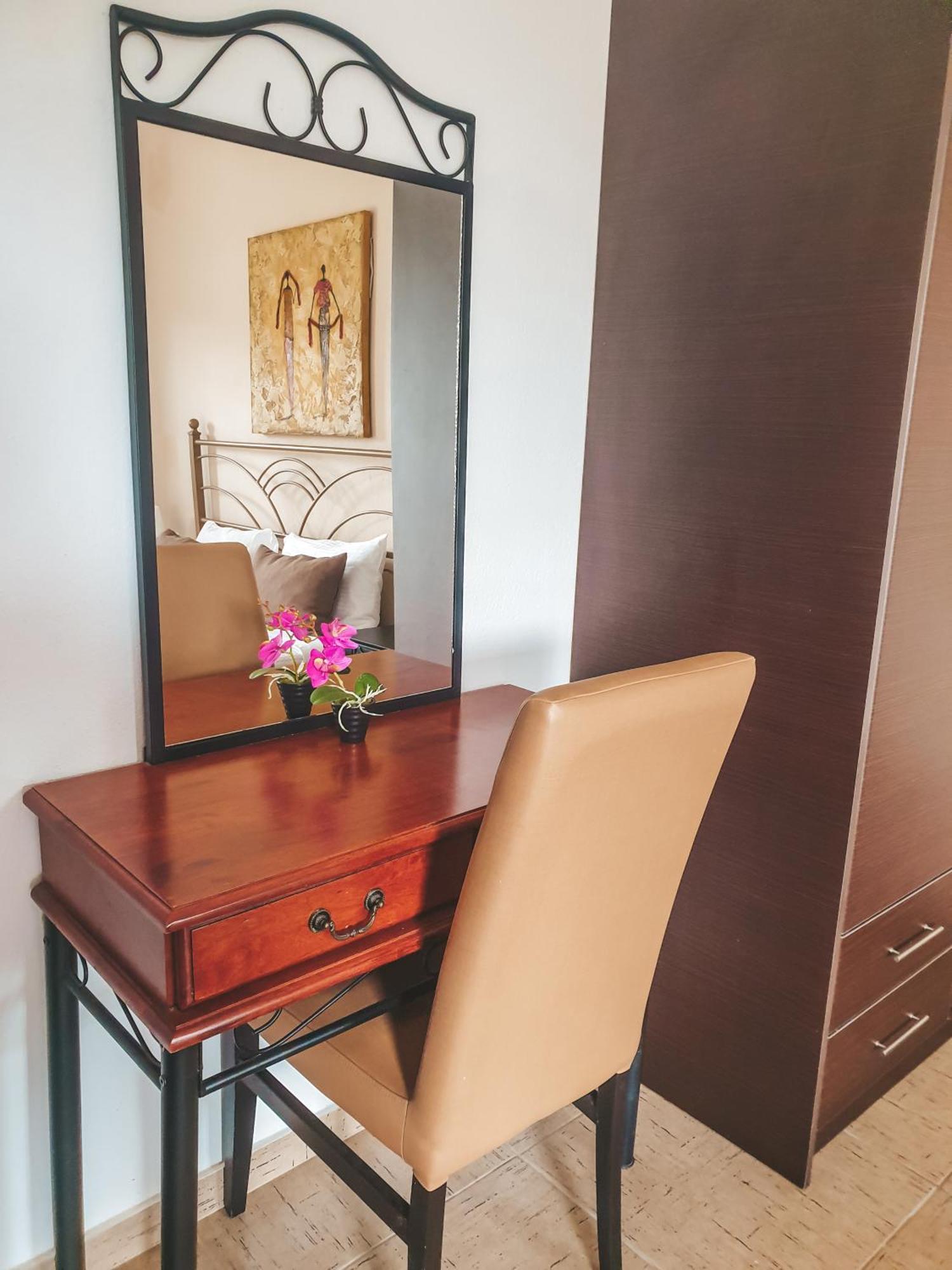 Aroma Studios And Apartments ブアブロウ 部屋 写真